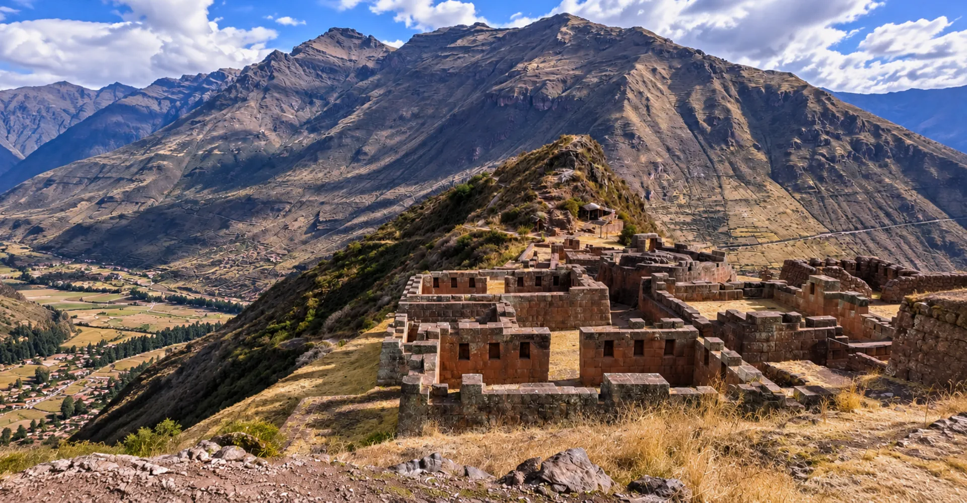 Terrazze inca di Pisac sopra il fiume Vilcanota